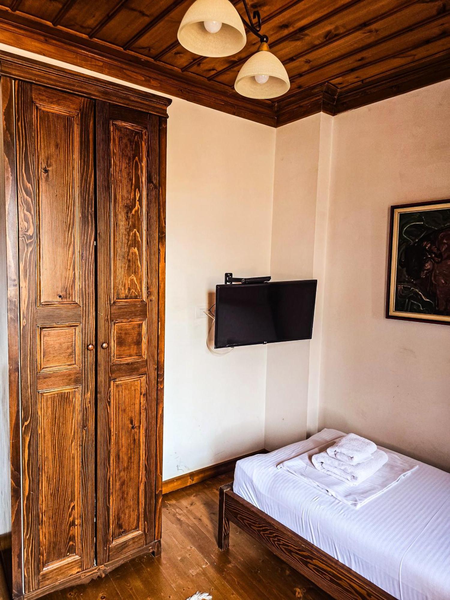 Hotel Gorica - Unesco Quarter Berat Exterior photo